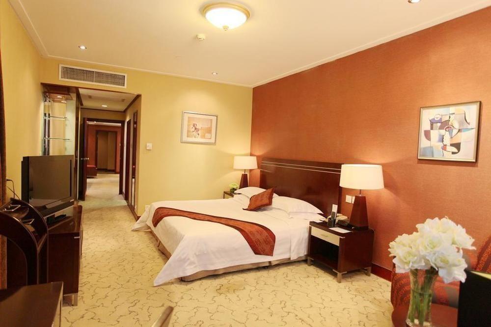 Yun-Zen Jinling World Trade Plaza Hotel Шъдзяджуан Екстериор снимка