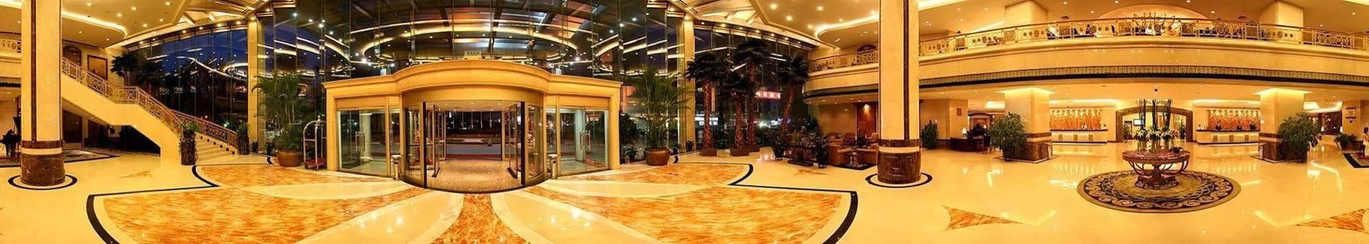 Yun-Zen Jinling World Trade Plaza Hotel Шъдзяджуан Екстериор снимка
