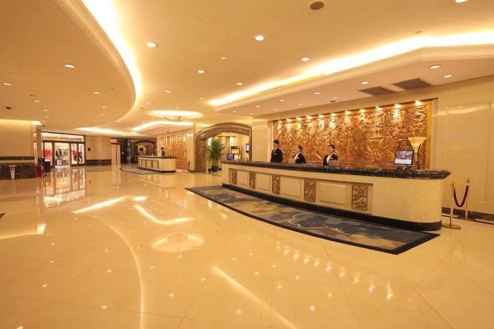 Yun-Zen Jinling World Trade Plaza Hotel Шъдзяджуан Екстериор снимка