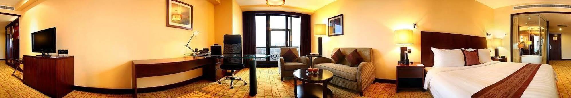 Yun-Zen Jinling World Trade Plaza Hotel Шъдзяджуан Екстериор снимка