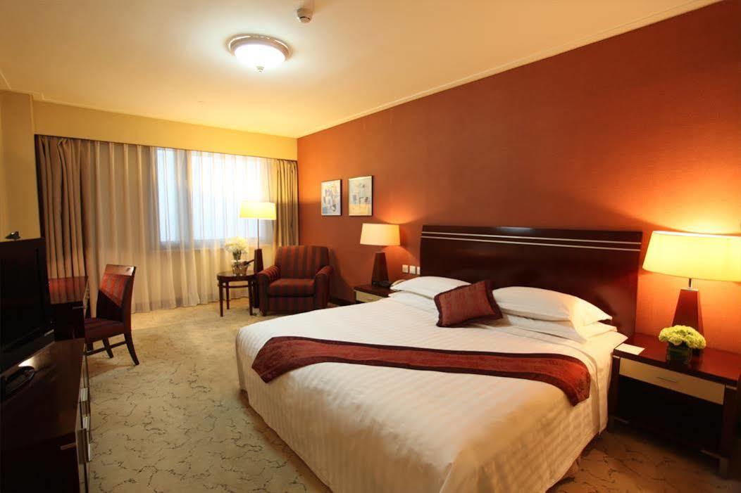 Yun-Zen Jinling World Trade Plaza Hotel Шъдзяджуан Екстериор снимка